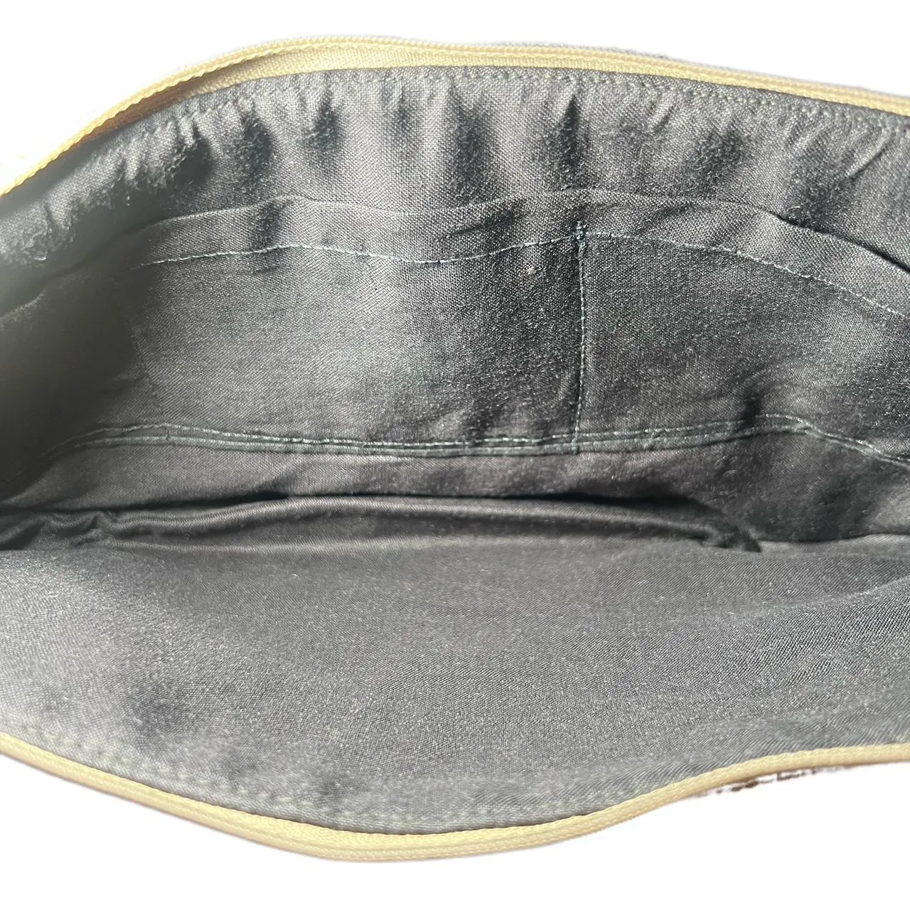 Veve Collection Vintage Clutch Purse, photo 4 of 4