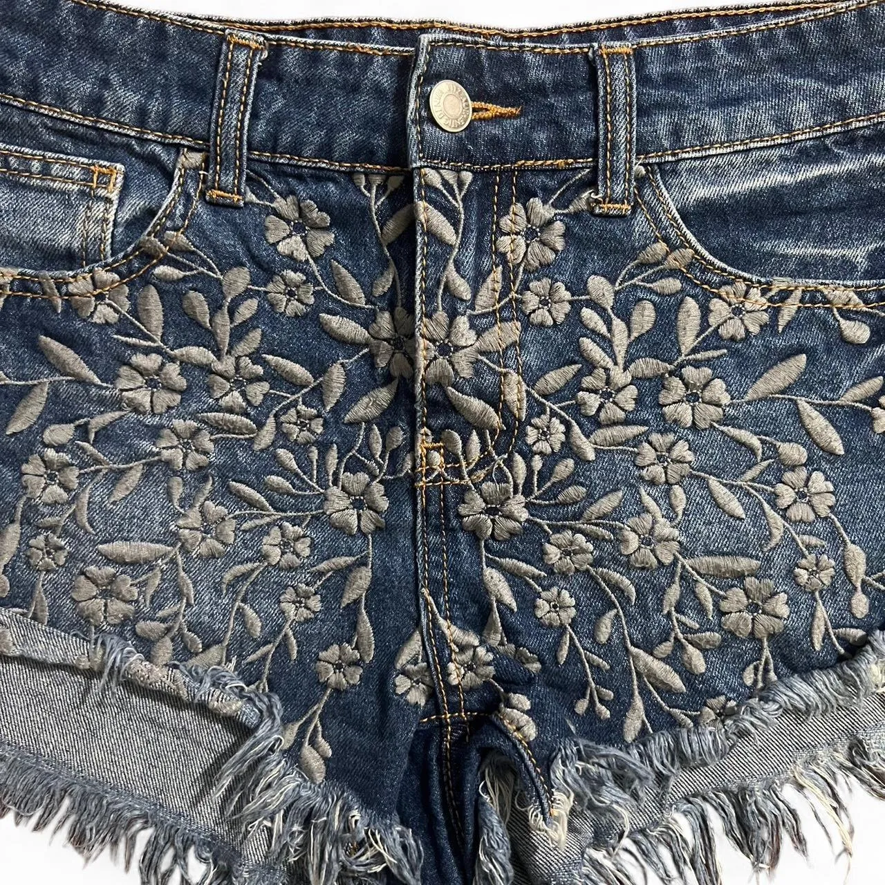 Litz Y2K Embroidered Floral Denim Shorts, photo 2 of 4
