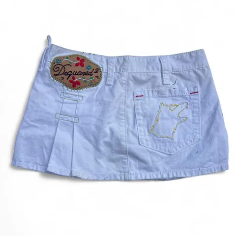 Rare Vintage Dsquared2 Runway White Mini Skirt with Embroidered Patch