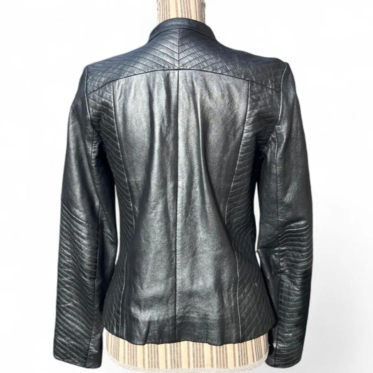 Vintage Classiques Entier Silver Metallic Quilted Leather Jacket, photo 4 of 5