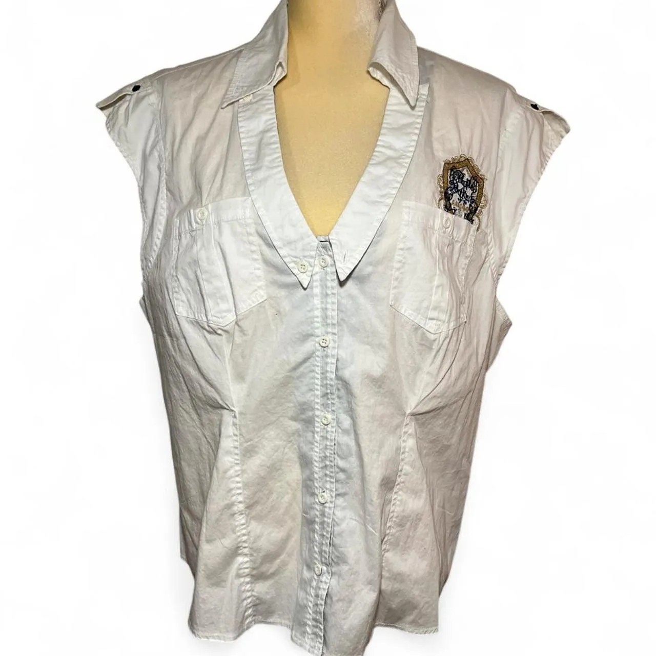 Vintage Apple Bottoms White sleeveless Button-Up Embroidered Blouse, photo 1 of 6