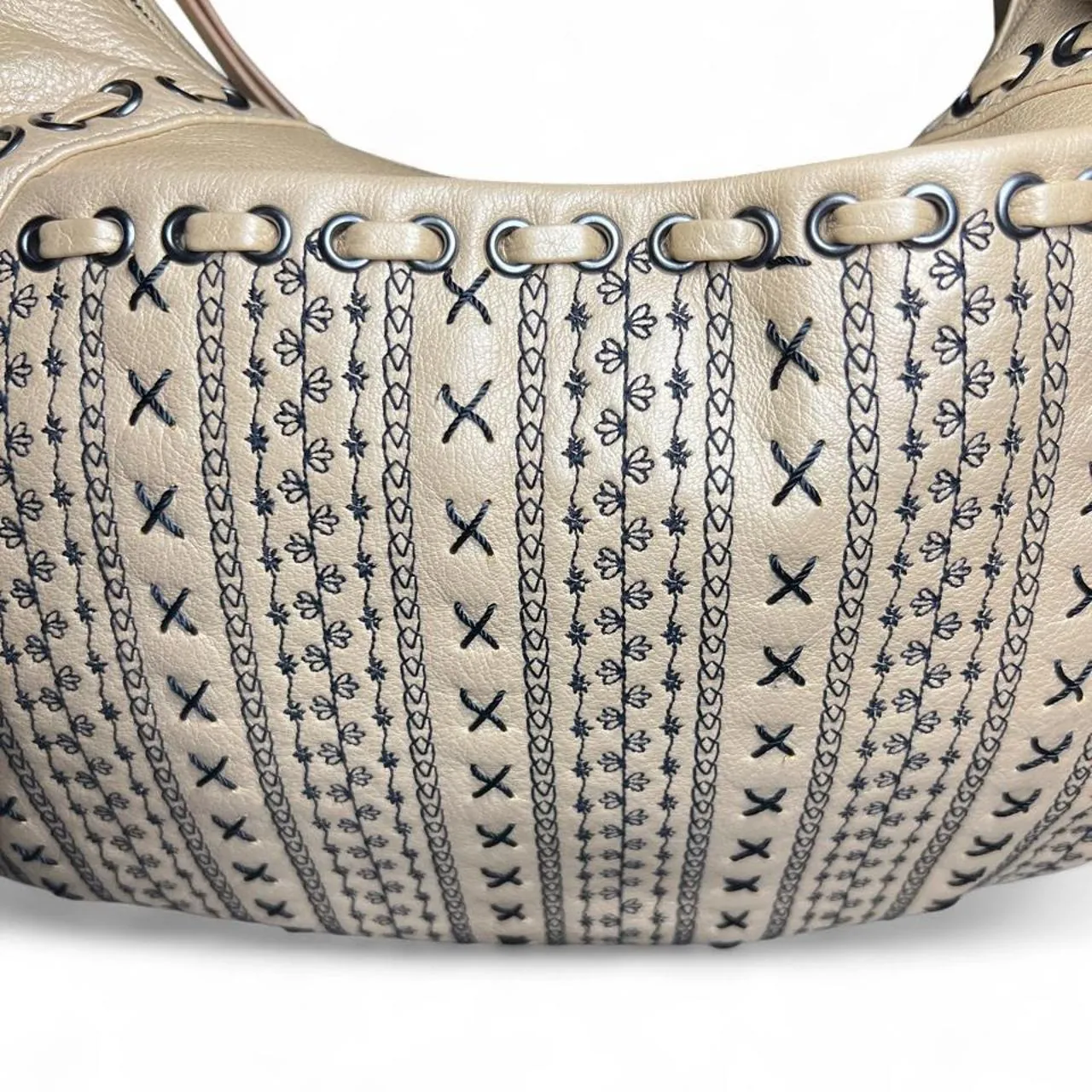Isabella Fiore Beige Embroidered Leather Hobo Bag, photo 3 of 8